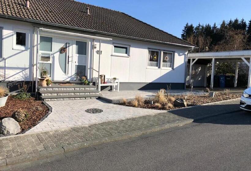 تختخواب و صبحانه Buchlindenweg   Zimmer & Ferienwohnung