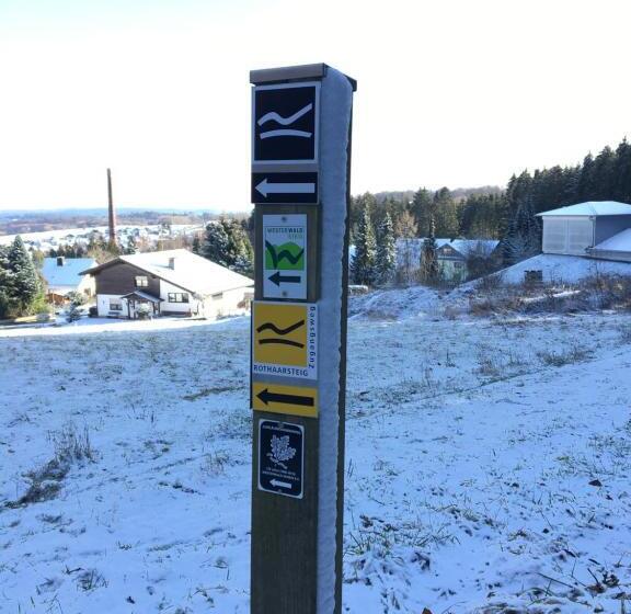 تختخواب و صبحانه Buchlindenweg   Zimmer & Ferienwohnung