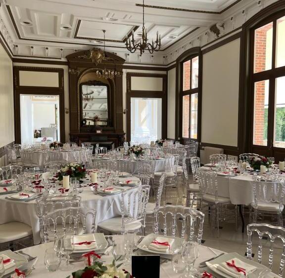 민박 Château De Crènille