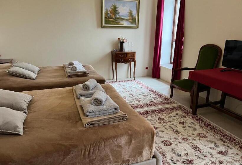 민박 Château De Crènille