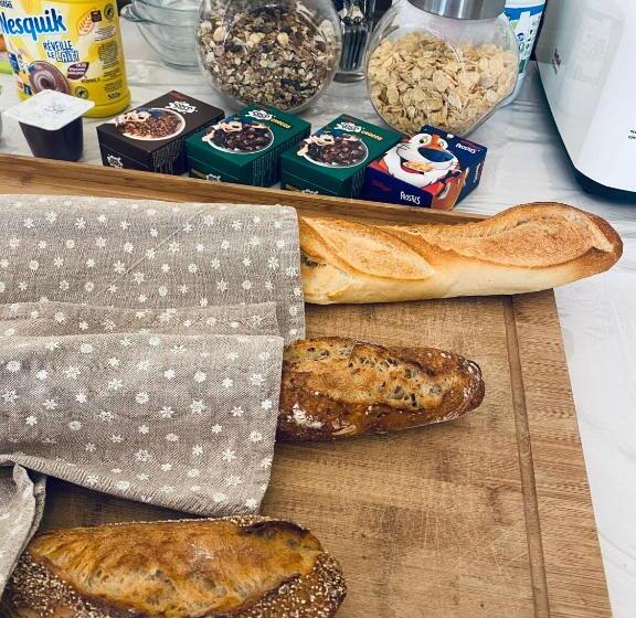 민박 Château De Crènille