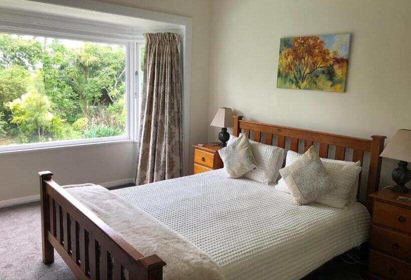 Bed and Breakfast English Cherry Tree Manor