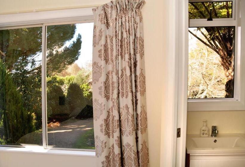 Bed and Breakfast English Cherry Tree Manor