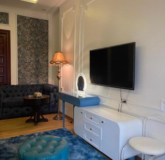 تختخواب و صبحانه Luxury Hotel T&l