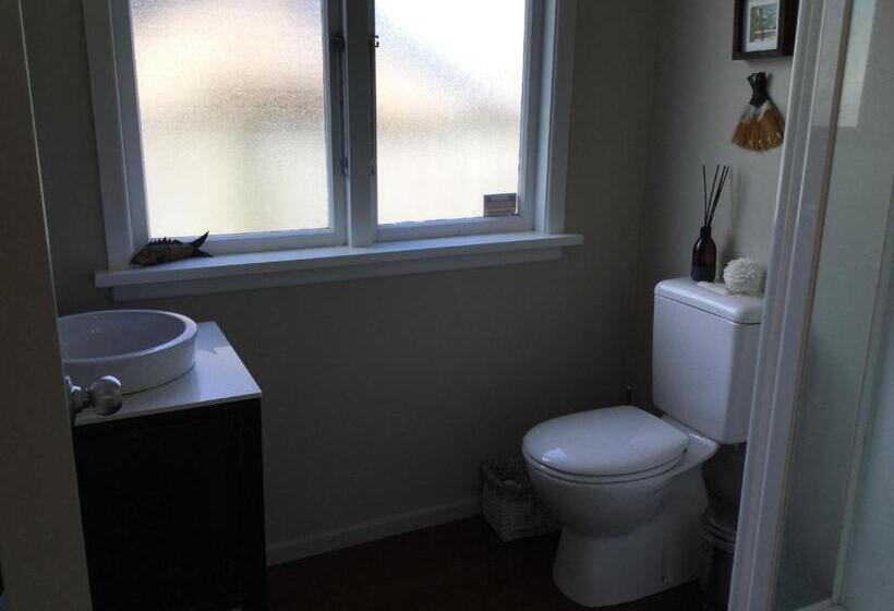 تختخواب و صبحانه Sundari Retreat