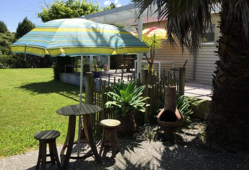 تختخواب و صبحانه Sundari Retreat