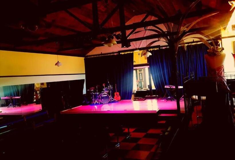 Bed and Breakfast The Old Dairy Factory