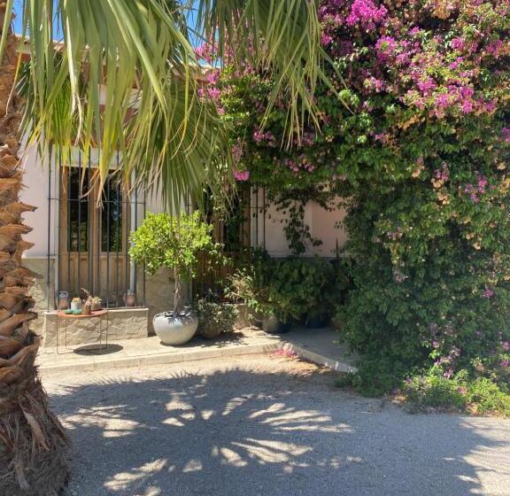 تختخواب و صبحانه Villa Entre Mer Et Montagne