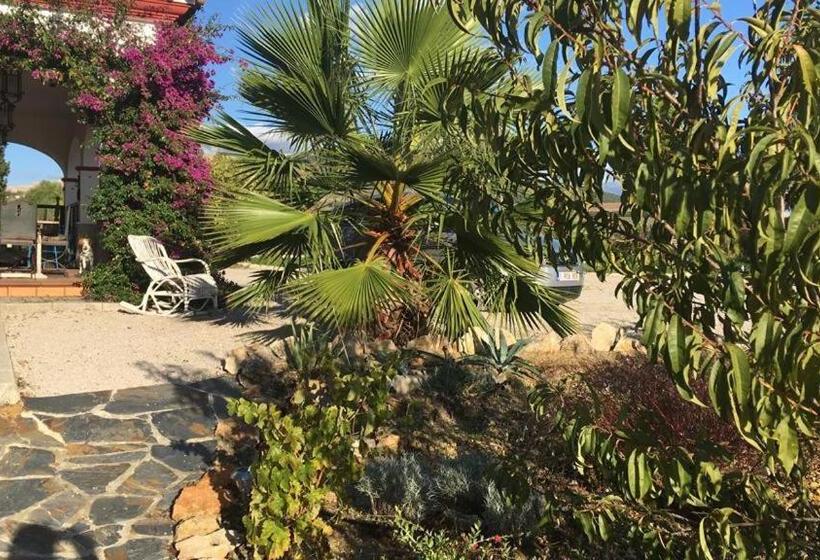 مبيت وإفطار Villa Entre Mer Et Montagne