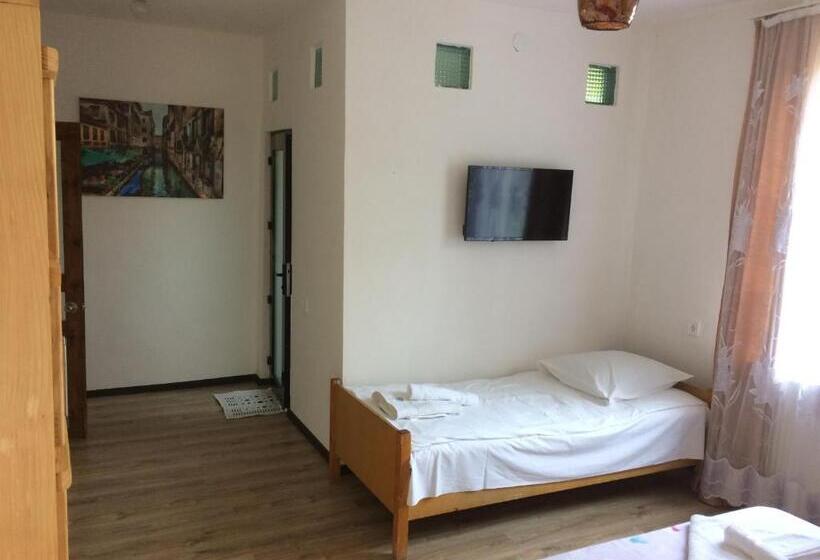 تختخواب و صبحانه Villa Portina