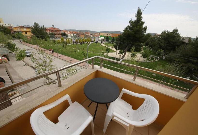 Отель Andrea Bashuri