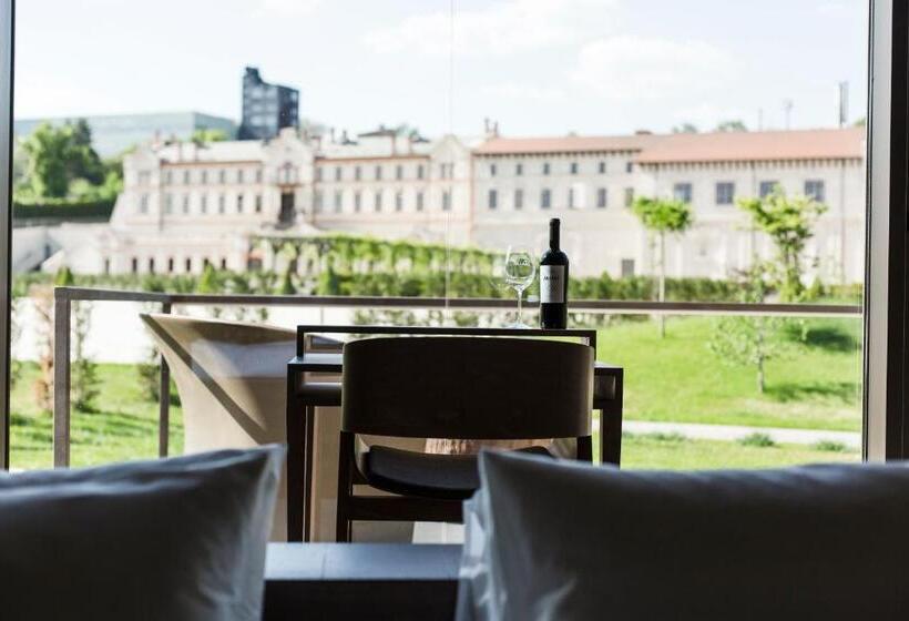 هتل Castel Mimi Wine Resort