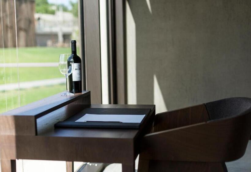 هتل Castel Mimi Wine Resort