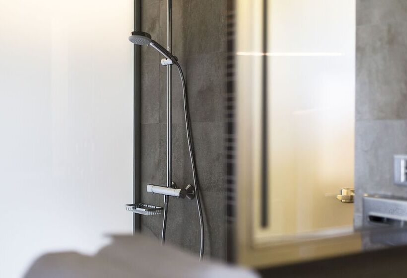 هتل Castel Mimi Wine Resort