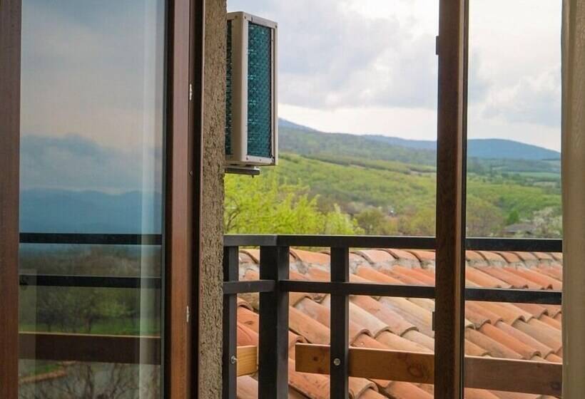 هتل Chateau Ikalto