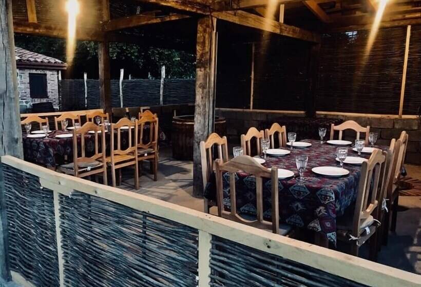 هتل Chateau Ikalto