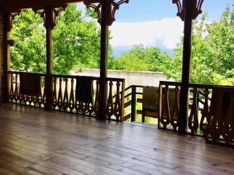 هتل Chateau Ikalto