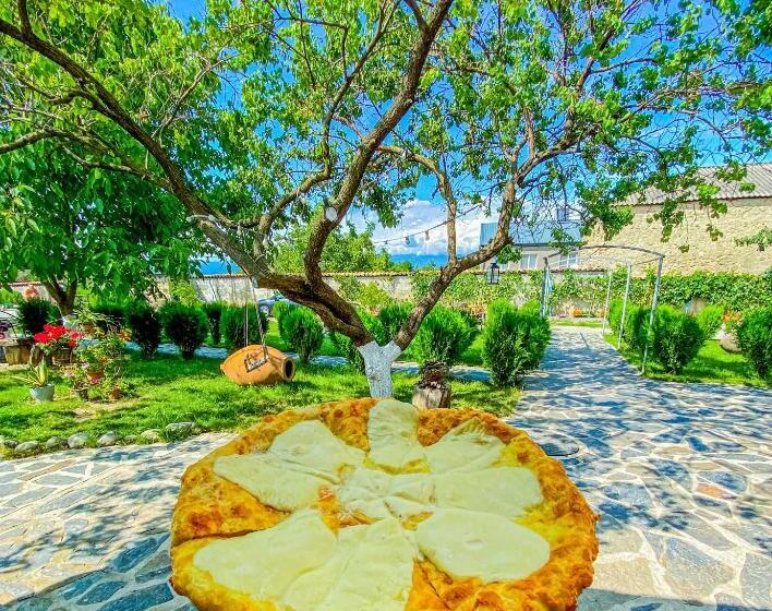 هتل Chateau Ikalto