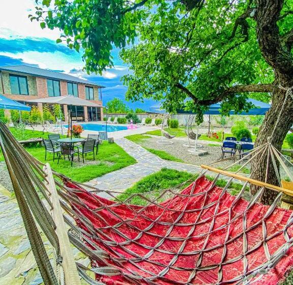 هتل Chateau Ikalto