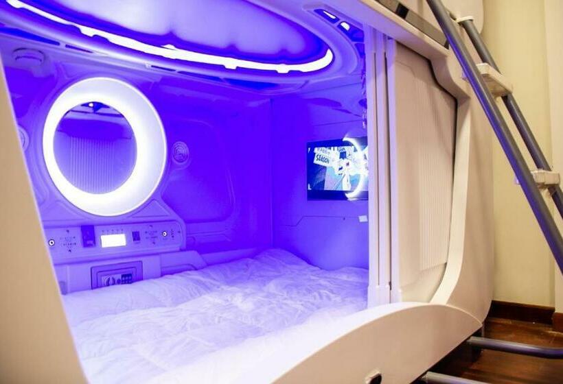 هتل کپسول El Prado Capsule Hostel
