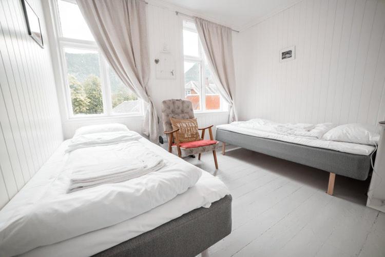 호텔 Lærdalsøren Motor Guesthouse