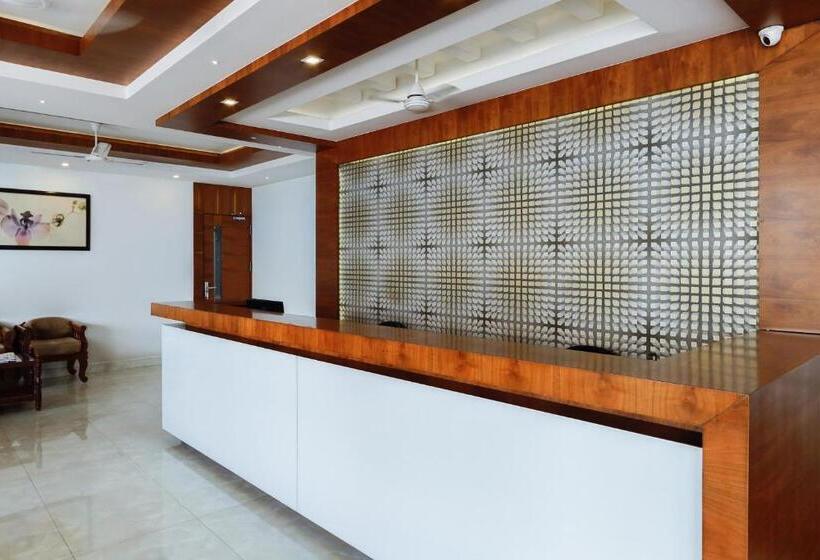 ホテル Spot On Sahari