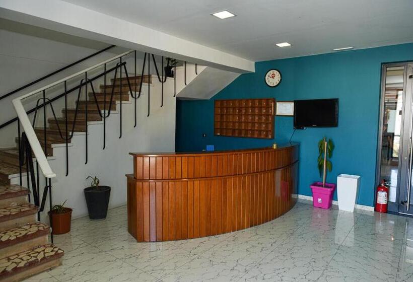 בית מלון כפרי Tomorri