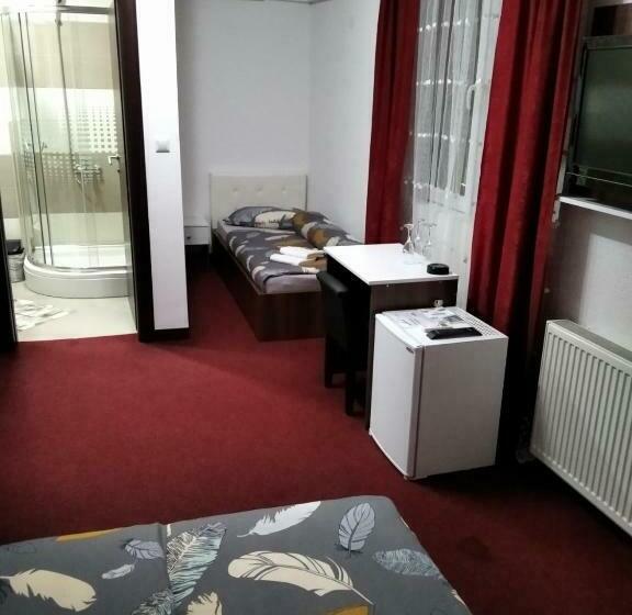 هاستل Motel Dreams