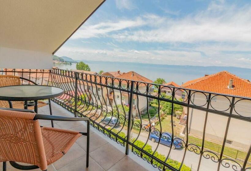 پانسیون Et Larum