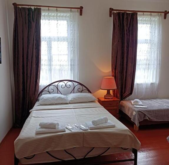 پانسیون Megobroba Inn