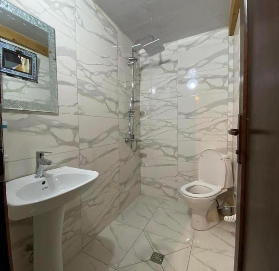 پانسیون Megobroba Inn