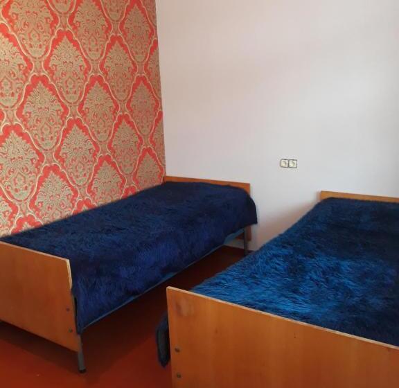 پانسیون Megobroba Inn