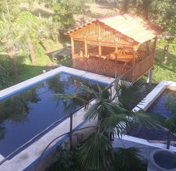 پانسیون Megobroba Inn