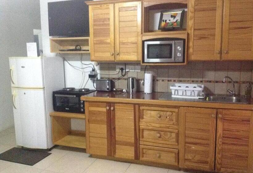 پانسیون Mitchell S Guest House