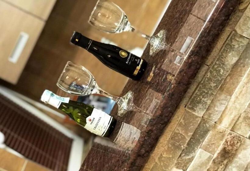 پانسیون Restoran Sa Sobama Za Iznajmljivanje Mali Raj