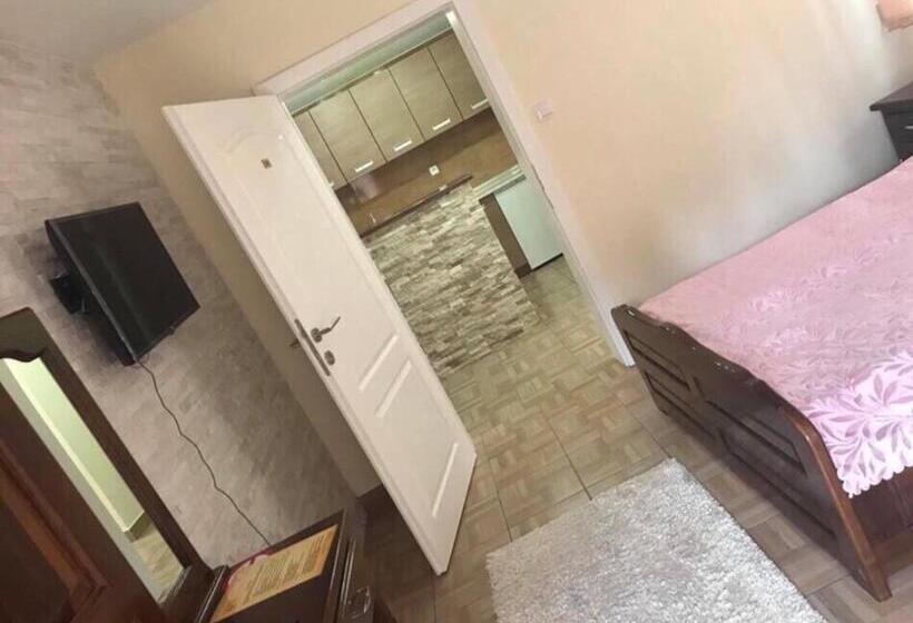 پانسیون Restoran Sa Sobama Za Iznajmljivanje Mali Raj