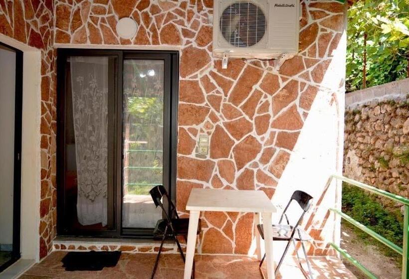 بنسيون Romeo’s Guest House 2