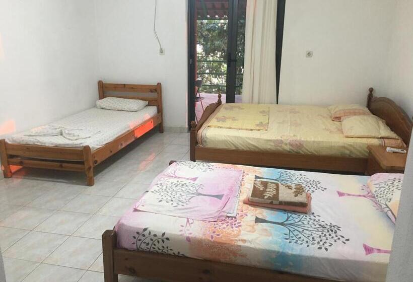 پانسیون Romeo’s Guest House 2
