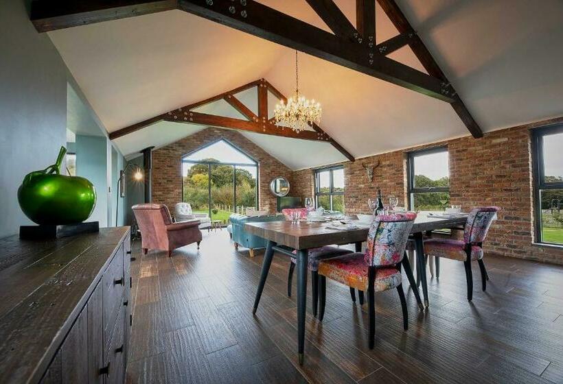 بنسيون Woodland Barn