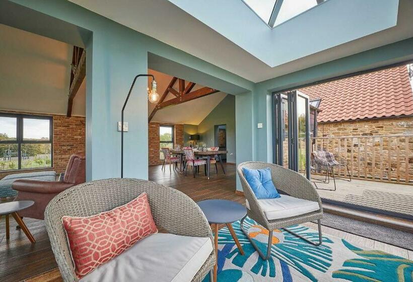 بنسيون Woodland Barn