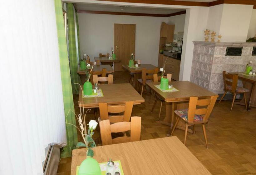 펜션 Grünes Paradies  Garni