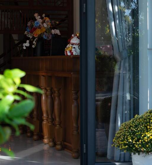 West Lake Hotel Near Bai Dai Beach