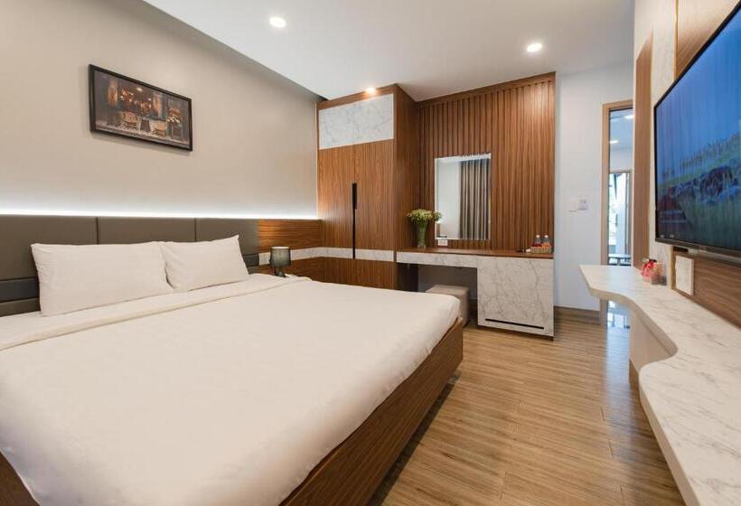 West Lake Hotel Near Bai Dai Beach