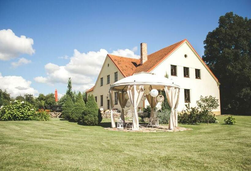 هاستل Akmenių Dvaras