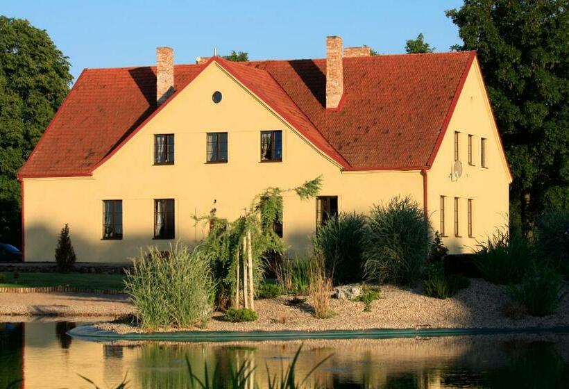 هاستل Akmenių Dvaras