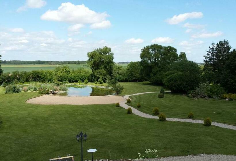 هاستل Akmenių Dvaras