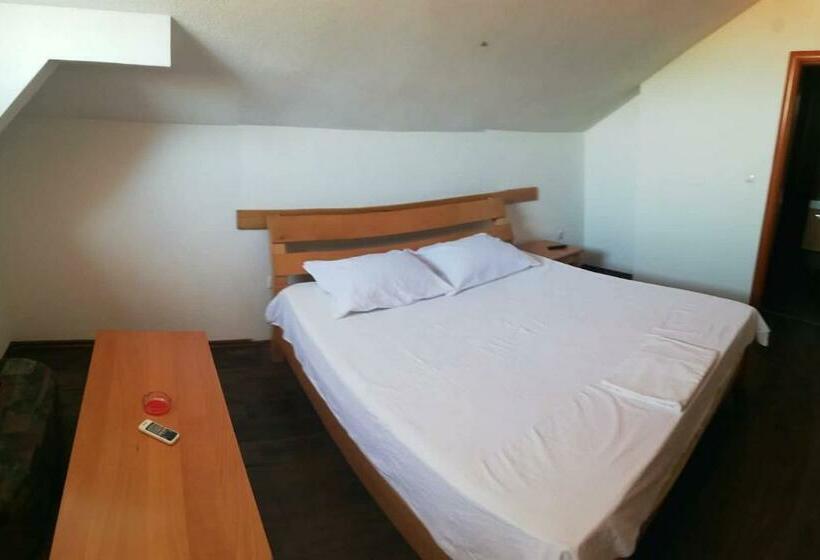 هاستل Prenoćište Samir