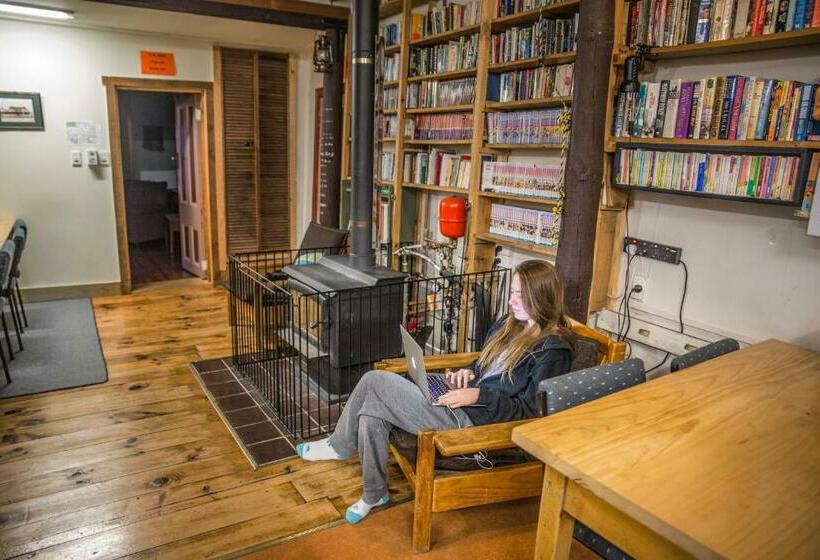 הוסטל Smylies Accommodation