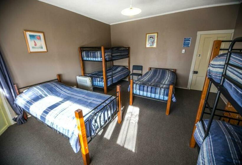 הוסטל Smylies Accommodation
