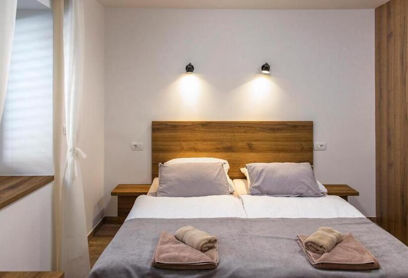 هاستل Vila Marin